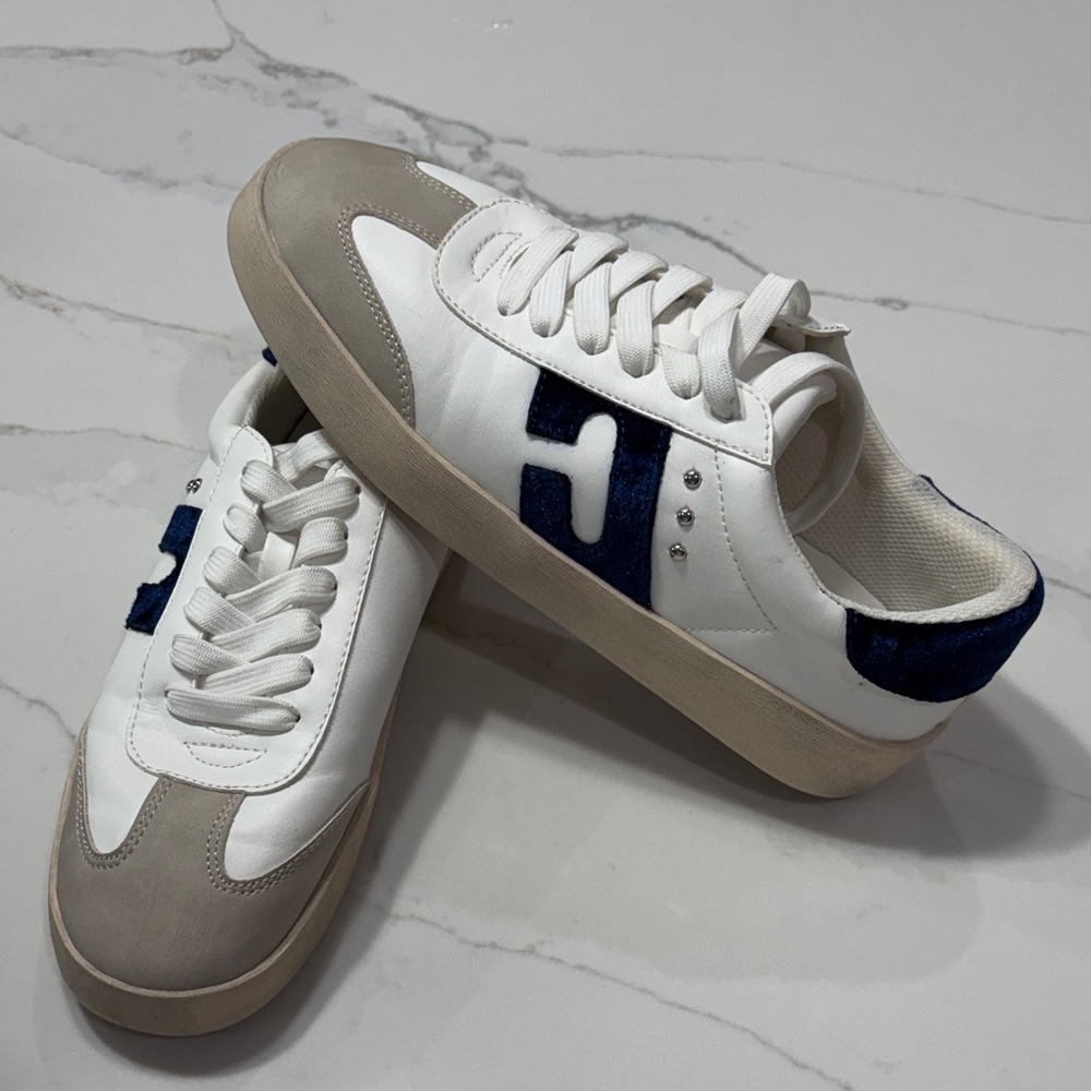 White Leather Sneakers with Navy Accent and Suede Toe